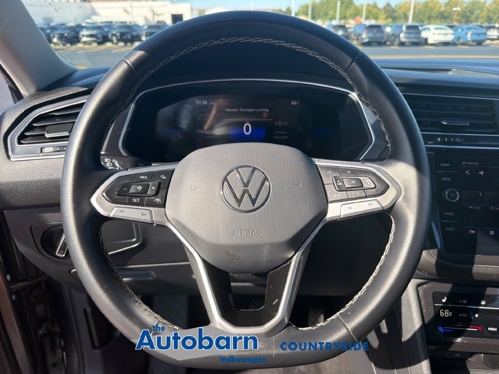 Certified 2023 Volkswagen Tiguan SE w/ Panoramic Sunroof Package AWD/4WD image 11