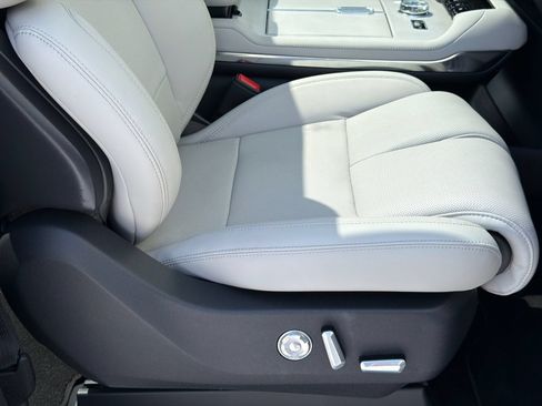 New 2026 Lincoln Navigator Reserve AWD/4WD image 13