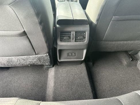 Certified 2022 Nissan Rogue SV image 29