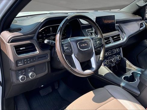 Used 2022 GMC Yukon XL SLT w/ SLT Premium Package AWD/4WD image 14