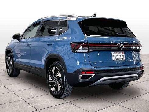 Used 2025 Volkswagen Taos SE AWD/4WD image 7