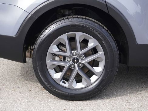 Used 2023 Kia Telluride LX FWD image 12