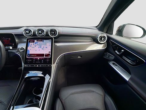 Used 2025 Mercedes-Benz GLC 43 AMG 4MATIC image 18