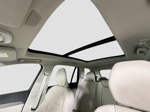 Used 2023 Volvo XC90 B6 Plus w/ Protection Package Premier image 23