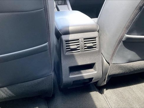 Used 2022 Mitsubishi Outlander SE AWD/4WD image 30