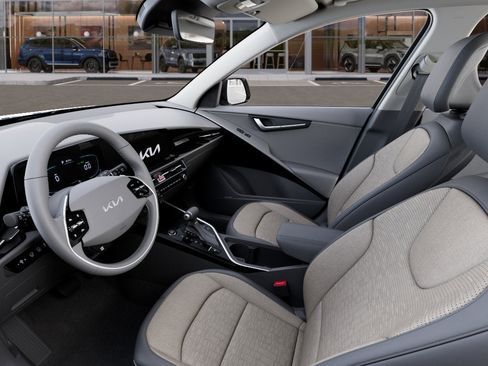 New 2026 Kia Niro SX FWD image 17