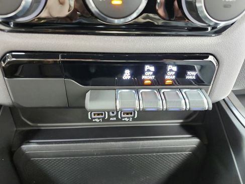 Used 2025 RAM 1500 Big Horn image 33