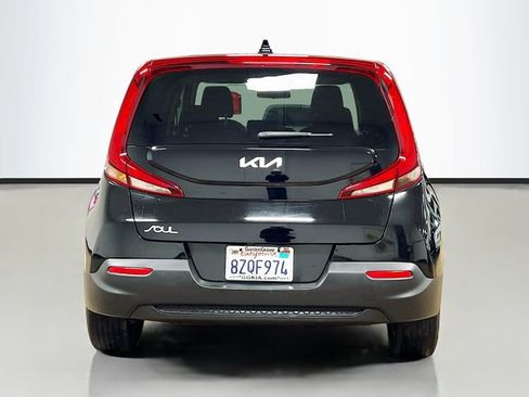 Certified 2022 Kia Soul LX image 6