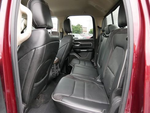Used 2019 RAM 1500 Laramie AWD/4WD image 18