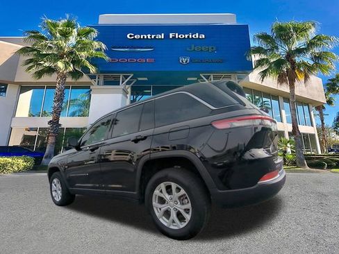 Certified 2023 Jeep Grand Cherokee Limited image 7