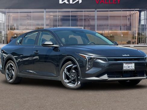 Used 2025 Kia K4 EX FWD image 2