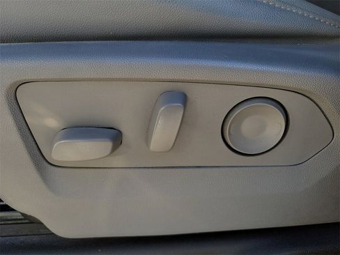 Used 2024 GMC Sierra 1500 SLT image 20