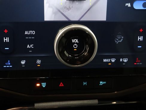 Certified 2023 Ford F150 Lightning Lariat image 30