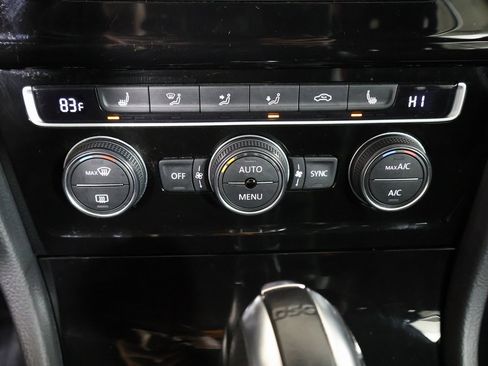 Used 2016 Volkswagen Golf R 4-Door image 4