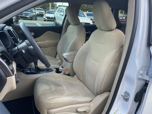 Used 2020 Jeep Cherokee Latitude image 8