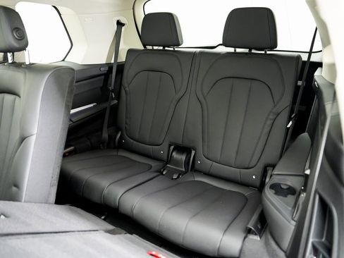 Used 2022 BMW X7 xDrive40i w/ Premium Package image 25