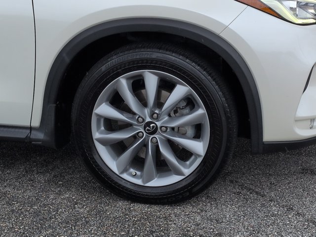 Used 2020 INFINITI QX50 Luxe w/ Navigation Package FWD image 12