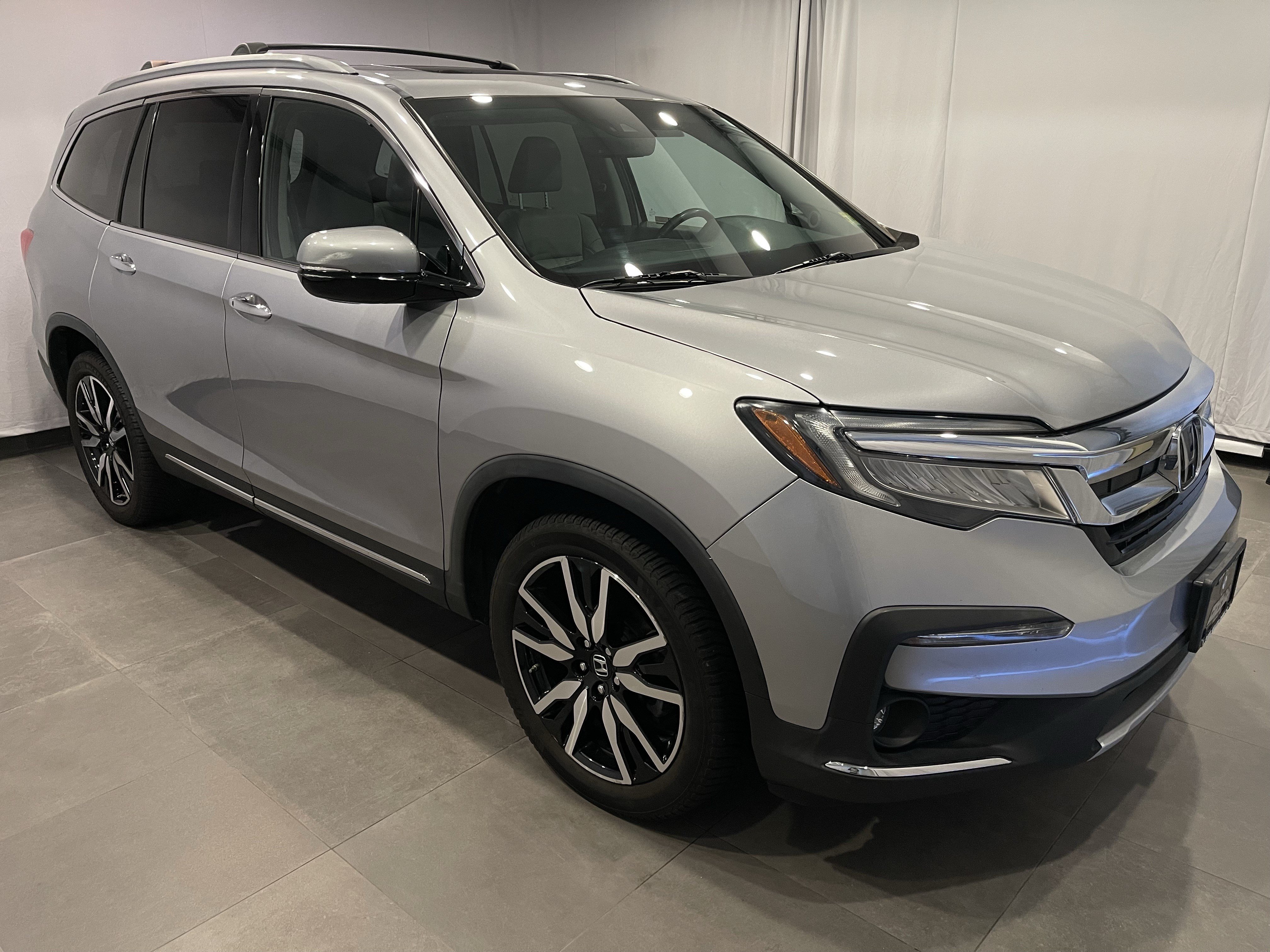 Used 2019 Honda Pilot Elite image 3