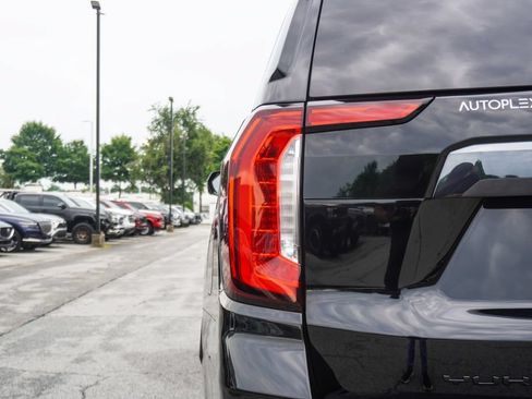Used 2023 GMC Yukon Denali Ultimate AWD/4WD image 35
