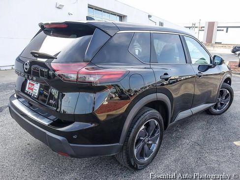 Used 2024 Nissan Rogue SV FWD image 9