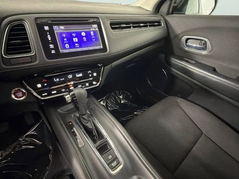 Used 2018 Honda HR-V EX image 19