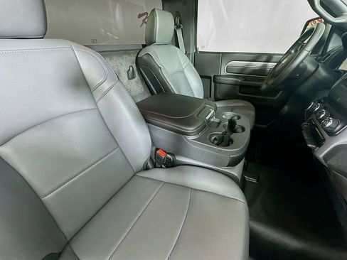 Used 2024 RAM 2500 Tradesman w/ Chrome Appearance Group image 13