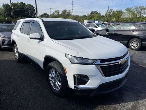Used 2023 Chevrolet Traverse LS w/ Safety Package FWD image 13