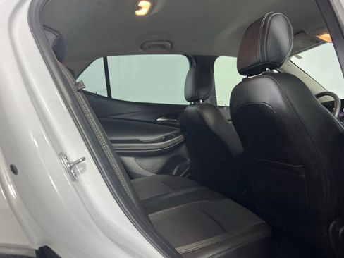 Used 2025 Buick Encore GX Preferred image 27