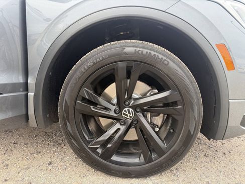 Used 2024 Volkswagen Tiguan SE R-Line image 10