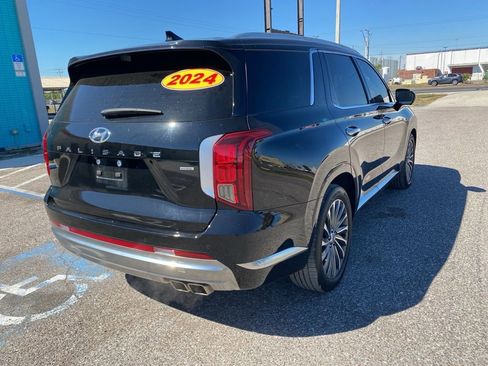 Used 2024 Hyundai Palisade Calligraphy image 3