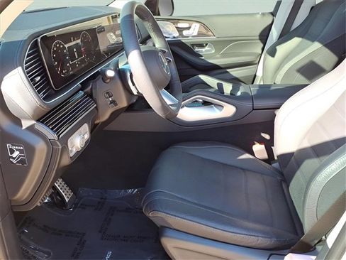 Used 2024 Mercedes-Benz GLS 580 4MATIC image 15