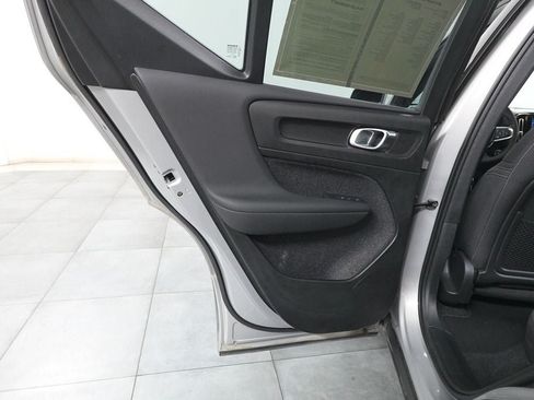 Used 2025 Volvo XC40 B5 Core AWD/4WD image 24