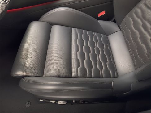 Used 2022 Audi e-tron GT Prestige w/ Prestige Package image 16