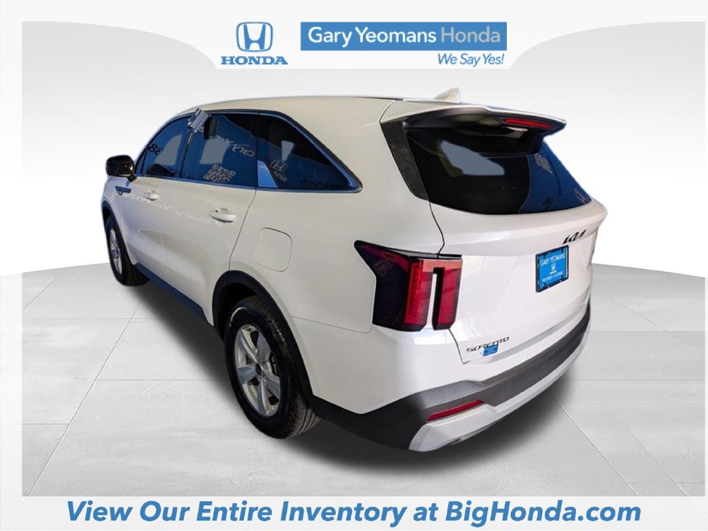 Used 2026 Kia Sorento LX FWD image 8
