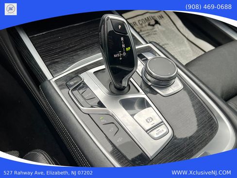 Used 2019 BMW 750i xDrive w/ M Sport Package image 18