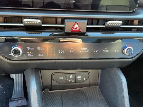 New 2026 Kia Sportage EX w/ EX Panorama Roof Package FWD image 17