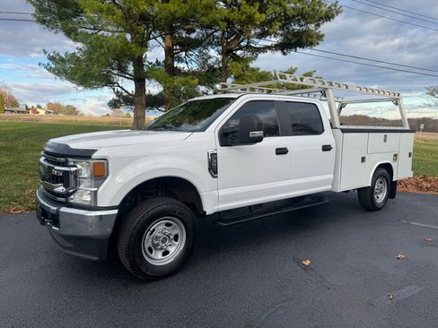 Used 2022 Ford F350 XL w/ Power Equipment Group image 2