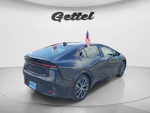 Used 2026 Toyota Prius XLE FWD image 5
