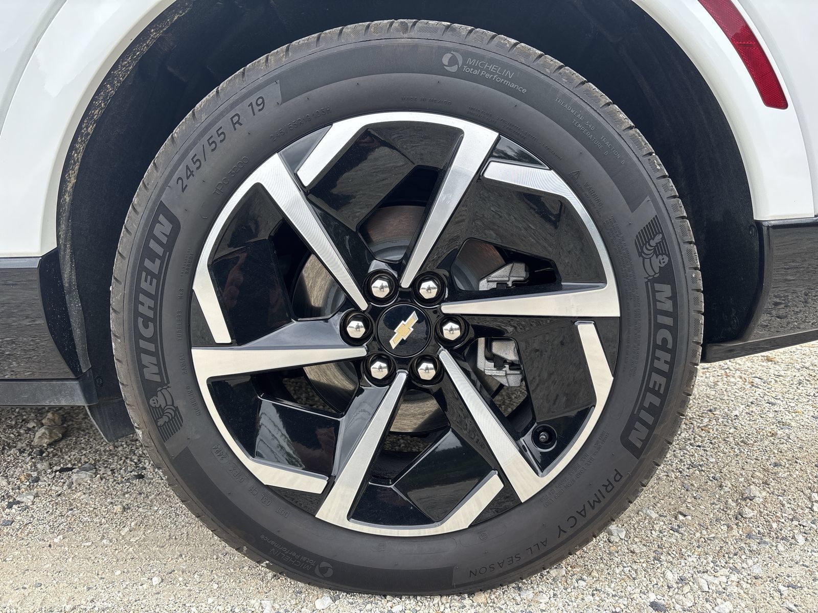 Used 2024 Chevrolet Equinox EV LT AWD/4WD image 13