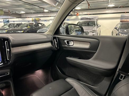 Certified 2023 Volvo XC40 B5 Plus w/ Protection Package image 24