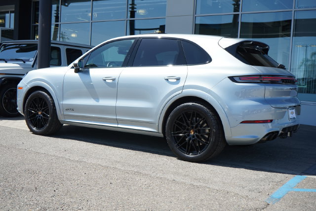 Used 2026 Porsche Cayenne GTS AWD/4WD image 6