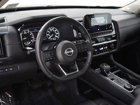 Used 2023 Nissan Pathfinder SL w/ SL Premium Package AWD/4WD image 25