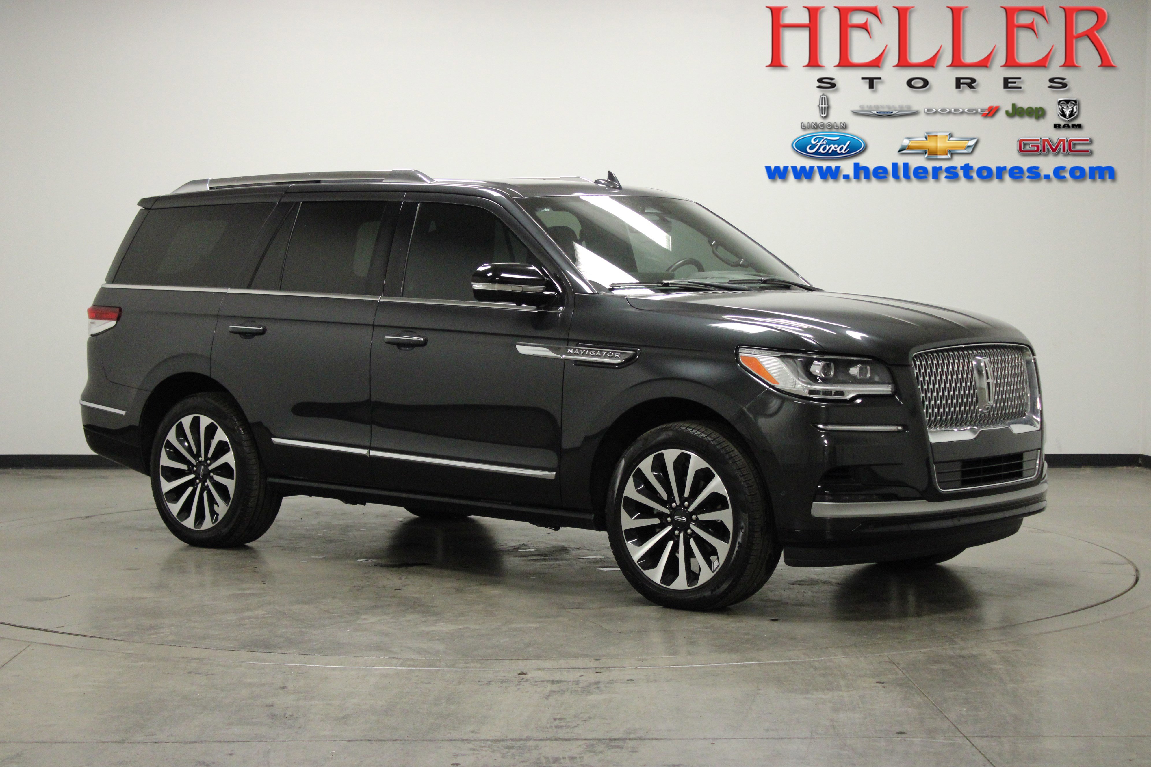 Used 2024 Lincoln Navigator Reserve AWD/4WD image 1