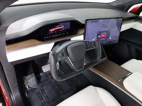 Used 2023 Tesla Model X image 21