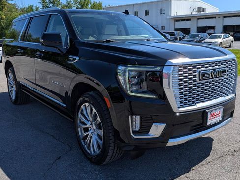 Used 2023 GMC Yukon XL Denali AWD/4WD image 5