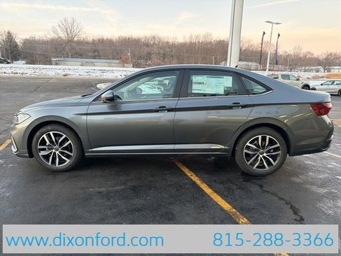 New 2026 Volkswagen Jetta SE image 4