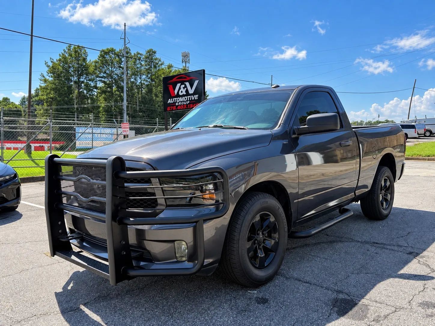 Used 2019 RAM 1500 Express RWD image 1