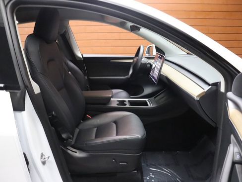 Used 2023 Tesla Model Y Long Range image 49