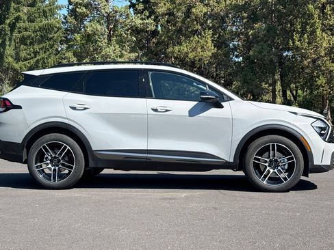 Used 2023 Kia Sportage X-Line AWD/4WD image 3