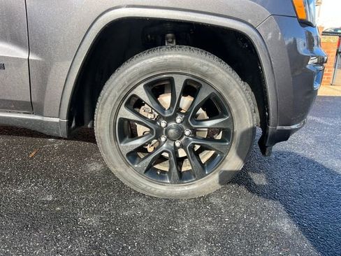 Used 2020 Jeep Grand Cherokee Altitude image 11